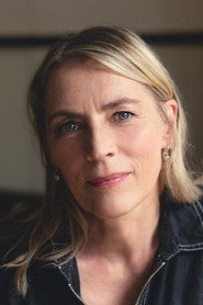 Saskia Reeves
