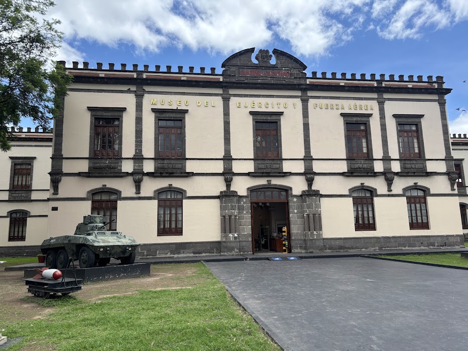 Museo del Ejército y Fuerza Aérea küçük fotoğraf 2