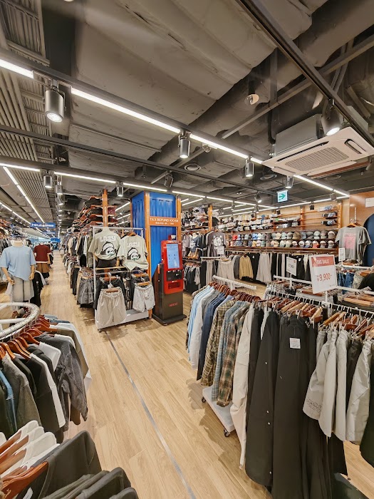 엠플레이그라운드 명동밀리오레점 (MPLAYGROUND Myeongdong Migliore Branch) küçük fotoğraf 3
