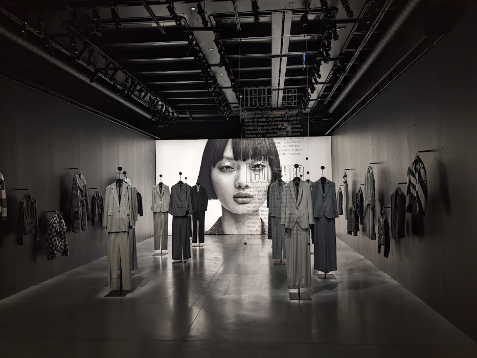 Armani/Silos küçük fotoğraf 3