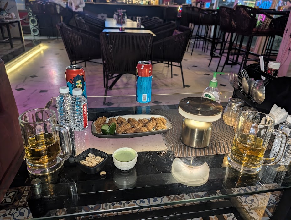 Flying Club Cafe & Bar Dwarka küçük fotoğraf 3