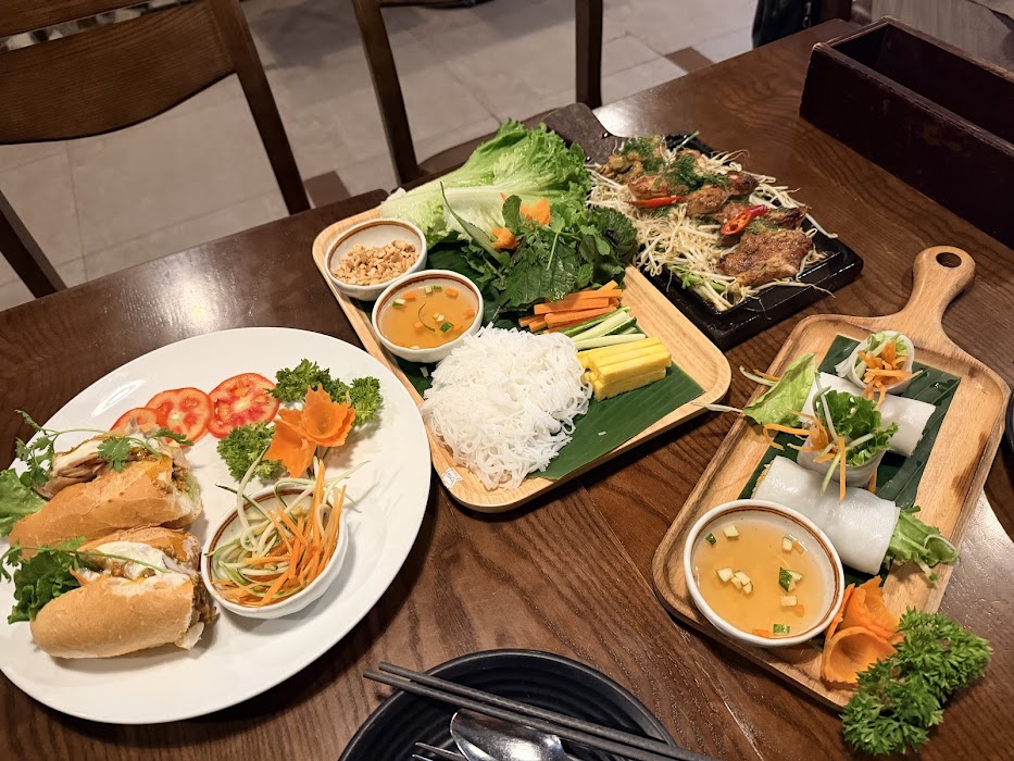 Hoang's Restaurant - Vietnamese Restaurant & Vegan Food küçük fotoğraf 4