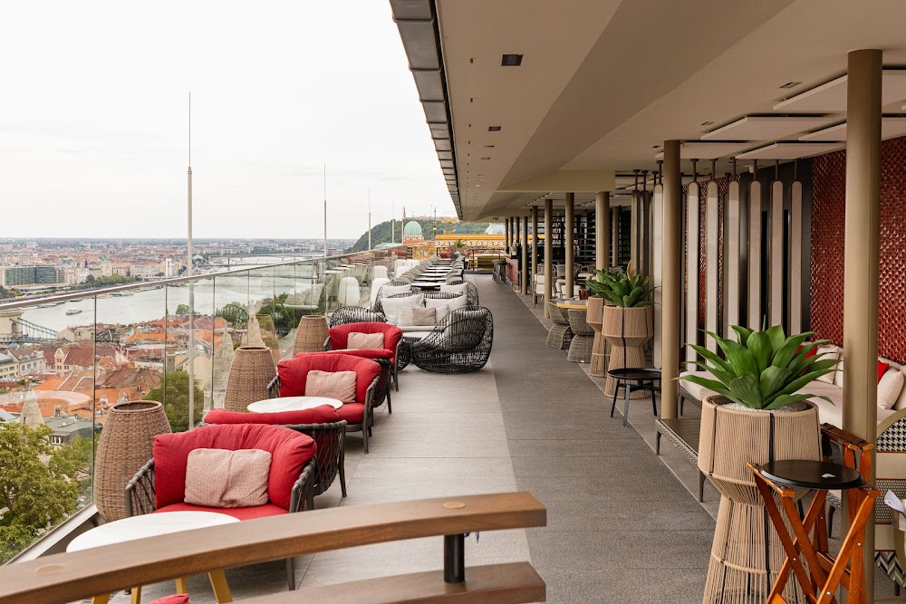 White Raven Skybar & Lounge küçük fotoğraf 2