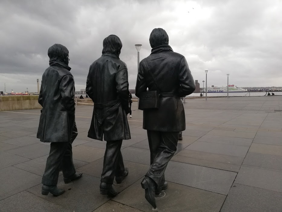 The Beatles Statues küçük fotoğraf 3