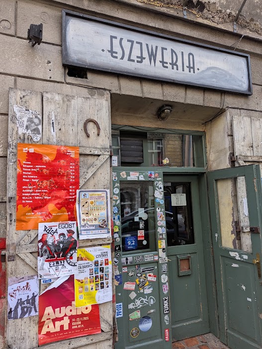 Eszeweria küçük fotoğraf 2