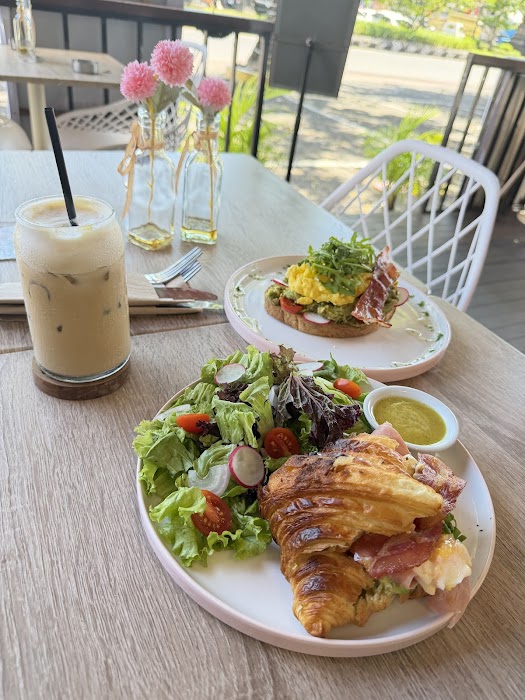 Lucid Cafe Bali küçük fotoğraf 4
