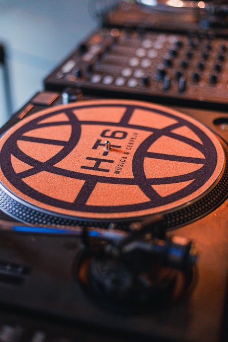 Hangar T6 Listening Bar küçük fotoğraf 4