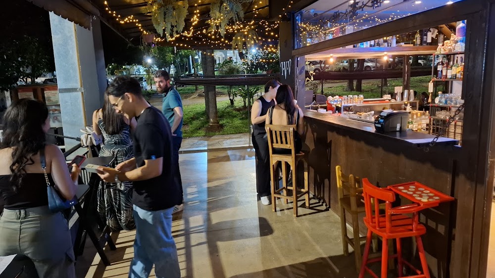 IVV Swinebar - O melhor Bar de Vinhos de Brasília küçük fotoğraf 4