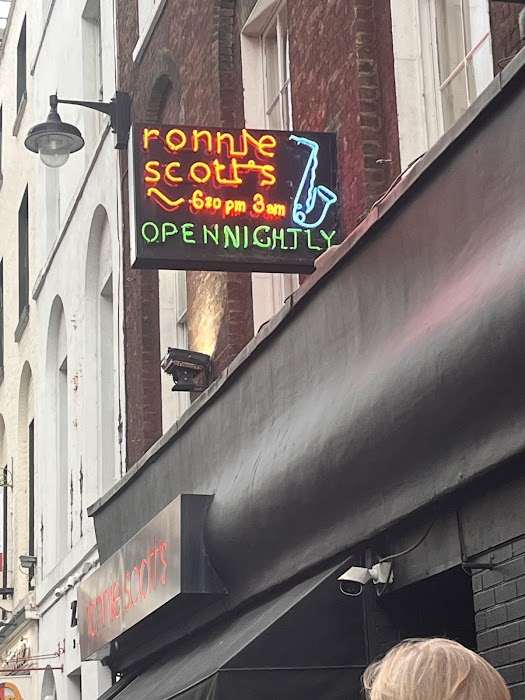 Ronnie Scott's küçük fotoğraf 3