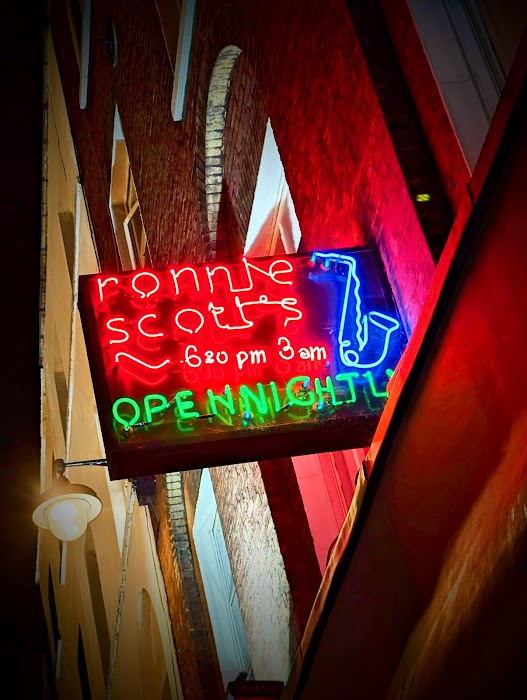 Ronnie Scott's küçük fotoğraf 4