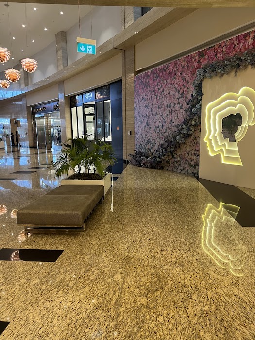 Avenue at Etihad Towers küçük fotoğraf 4