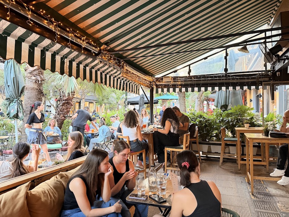 Laluk Cafe-Bar küçük fotoğraf 3