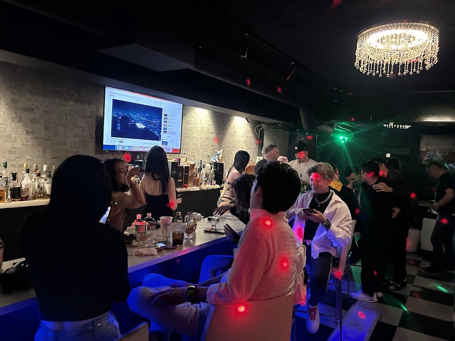 Filipo Lounge | International Bar küçük fotoğraf 4
