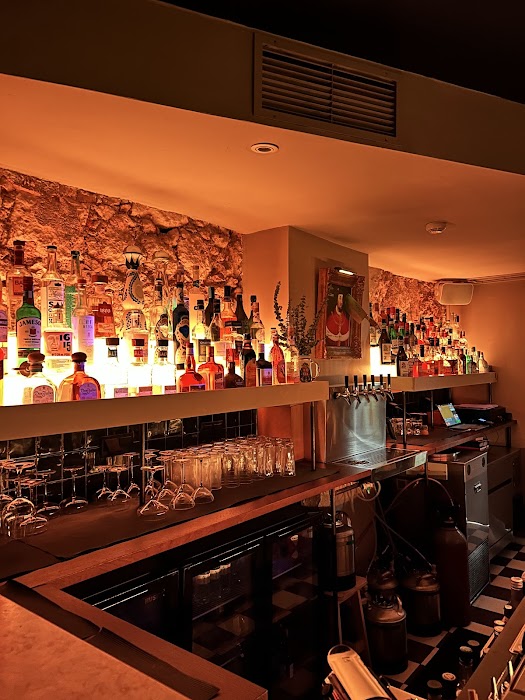 The Monarch Cocktail Bar küçük fotoğraf 3