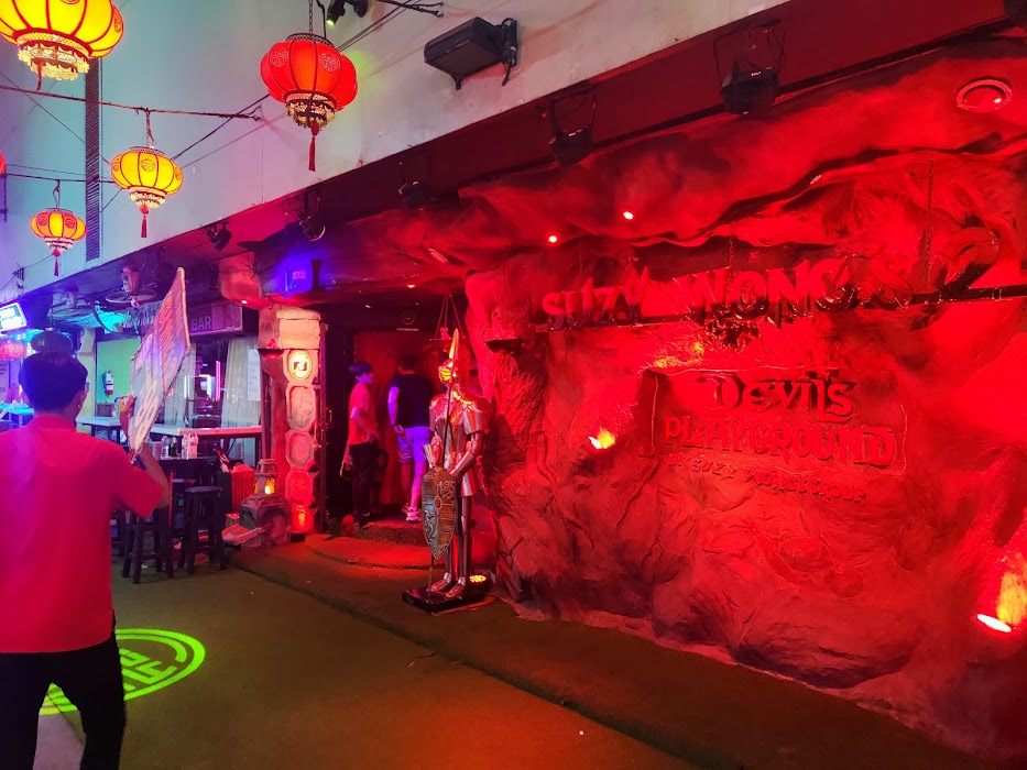 Suzy Wong's 2 - Devil's Playground küçük fotoğraf 4