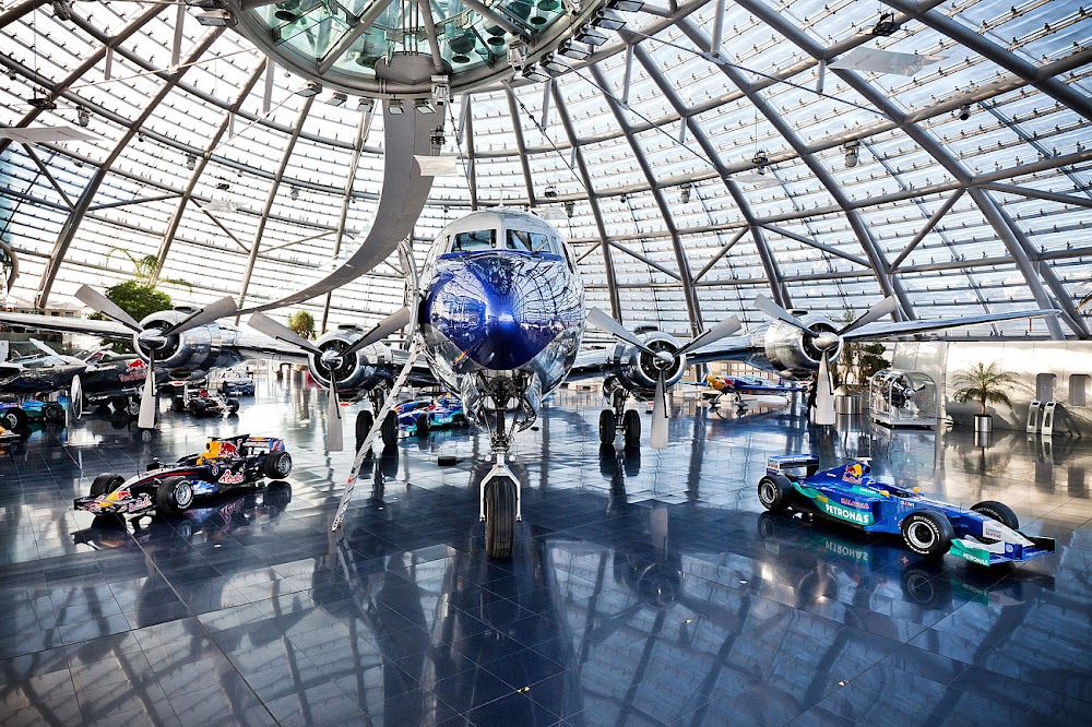 Red Bull Hangar-7 küçük fotoğraf 3