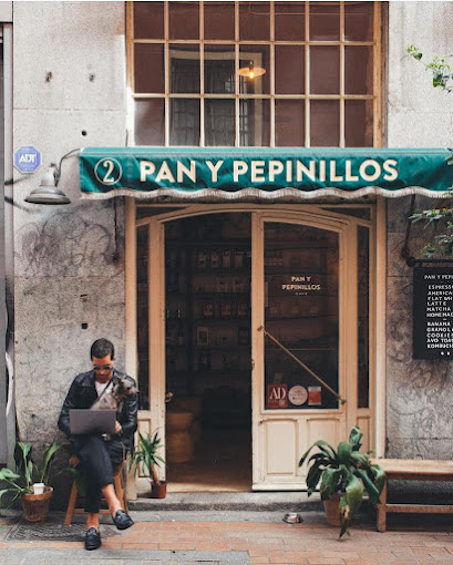 Pan y Pepinillos Café küçük fotoğraf 2