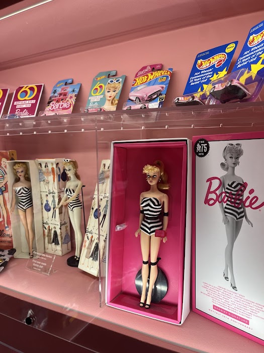 Wheels & Heels - the largest museum of toys, dolls and die-cast cars küçük fotoğraf 3