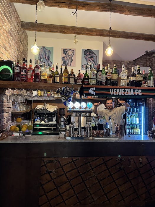 Rose bar küçük fotoğraf 4