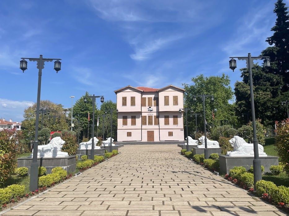Karesi Atatürk Evi küçük fotoğraf 4