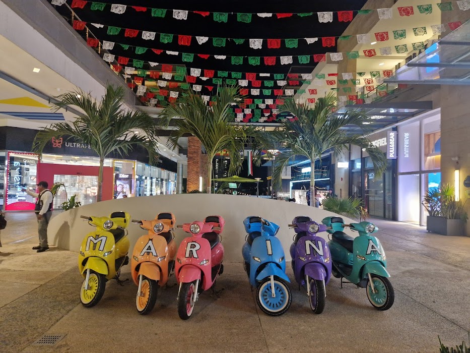 Marina Puerto Cancún küçük fotoğraf 4