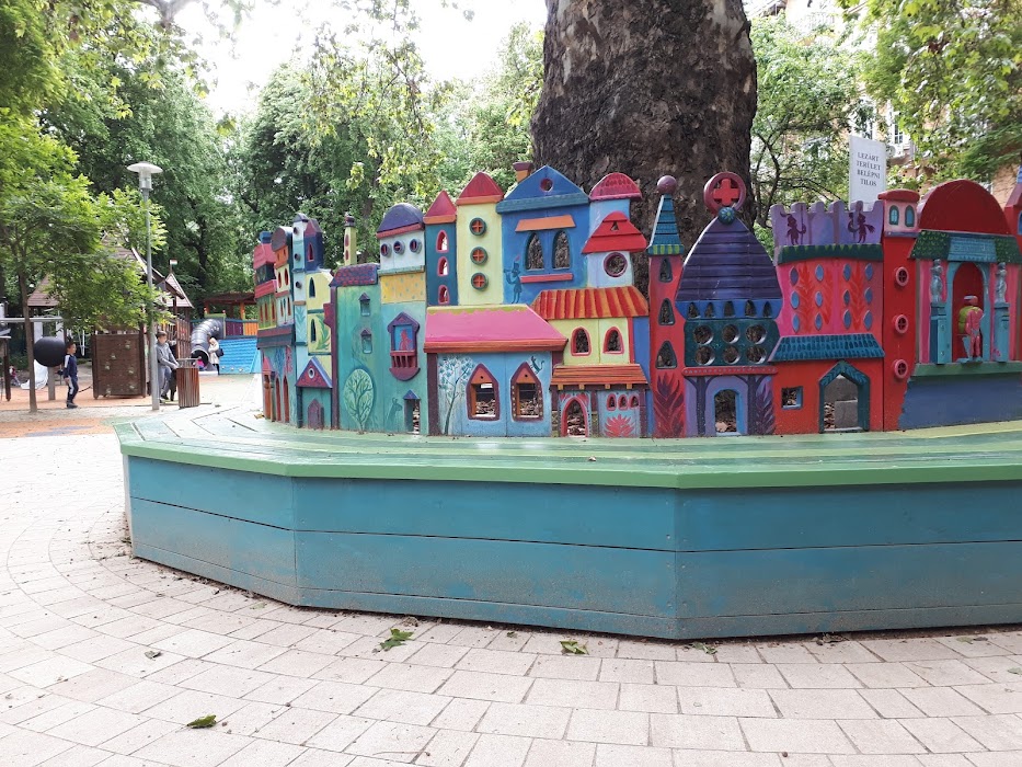 Benczur-garden playground küçük fotoğraf 3