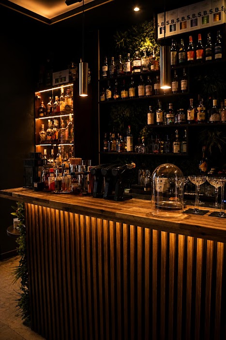 RUMOUR Cocktail Bar küçük fotoğraf 3