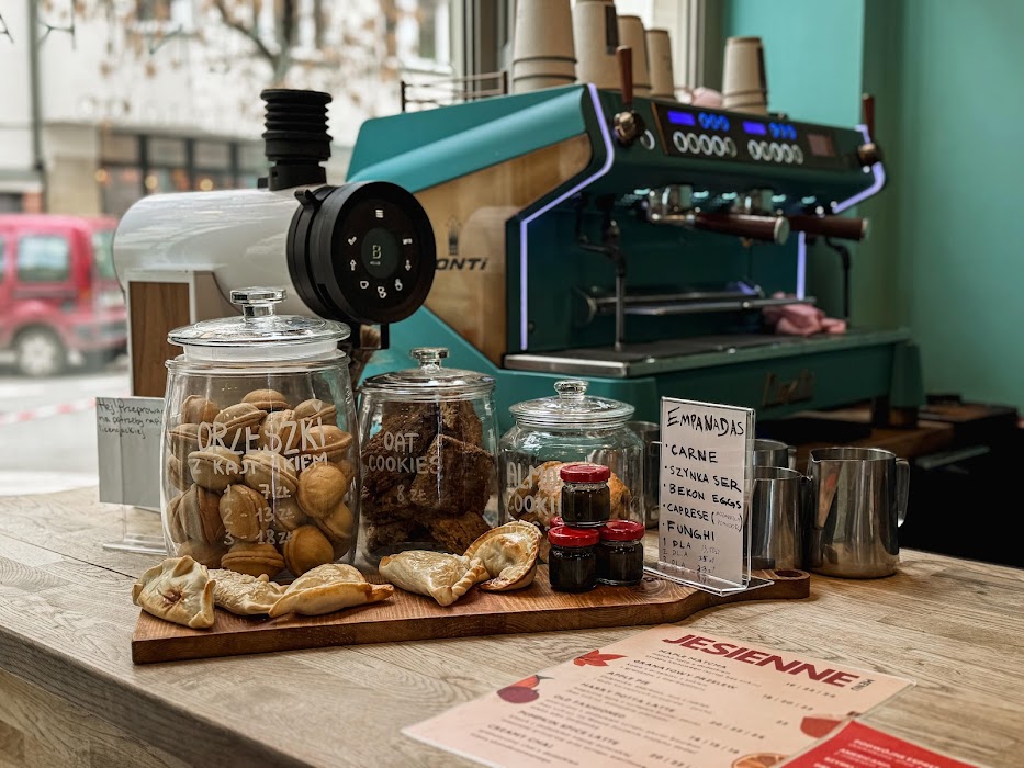 Kawiarnia Cafe Central Hoża küçük fotoğraf 2