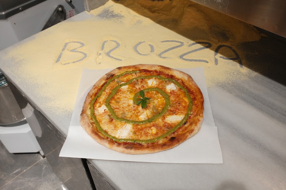 Pizza brozza küçük fotoğraf 2