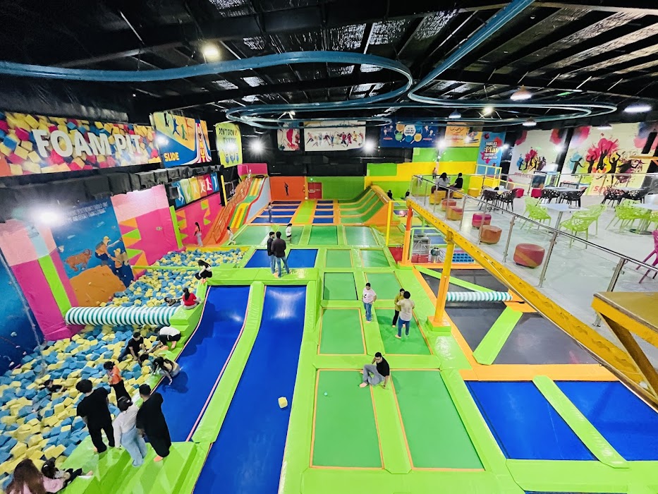 SkyJumper Trampoline Park - Delhi, Adventure Island | Birthday Parties | School Trips | Corporate Parties | Kitty Parties küçük fotoğraf 2