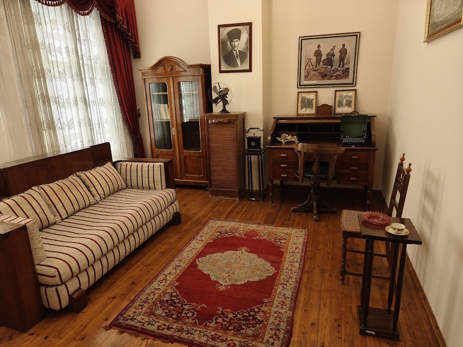 Antalya Atatürk Evi ve Müzesi küçük fotoğraf 3