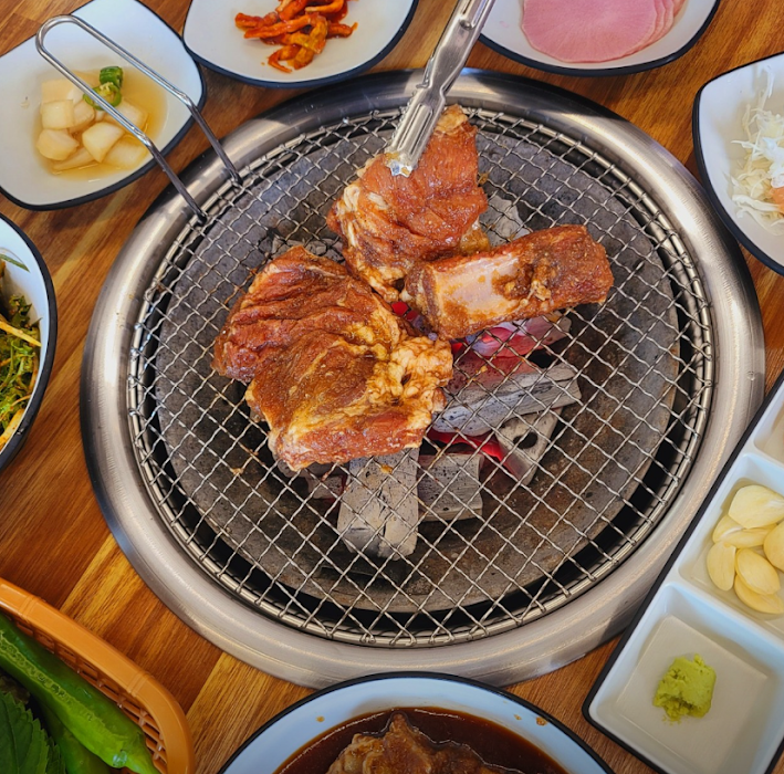 다올 숯불구이 명동점(Daol Charcoal Grill Restaurants | Myeongdong Korean bbq | Reddit recommend | kbbq | 明洞グルメレストラン | 焼き肉 焼肉 | 烤肉) küçük fotoğraf 3