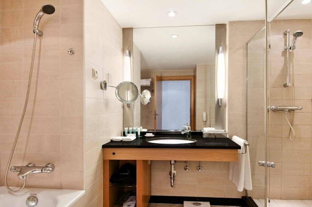 Crowne Plaza Budapest by IHG küçük fotoğraf 4