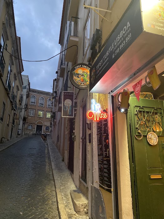 Tipsy turtle lisboa küçük fotoğraf 2