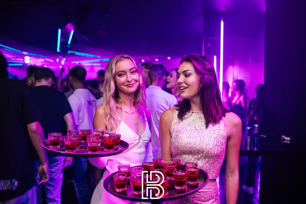 Bad Habits Fridays fotoğraf 1