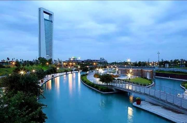 Paseo Santa Lucía | Taquilla Parque Fundidora fotoğraf 1