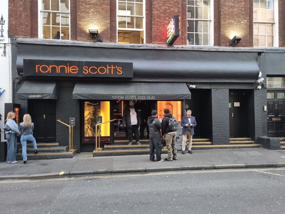 Ronnie Scott's fotoğraf 1