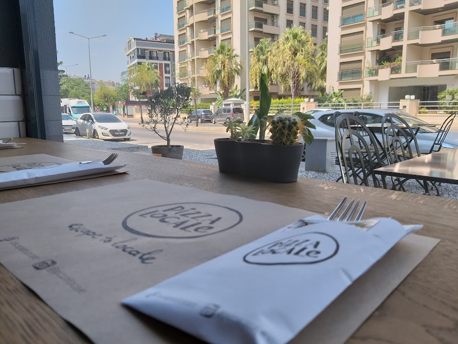 Pizza Locale fotoğraf 1