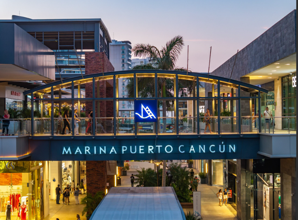 Marina Puerto Cancún fotoğraf 1