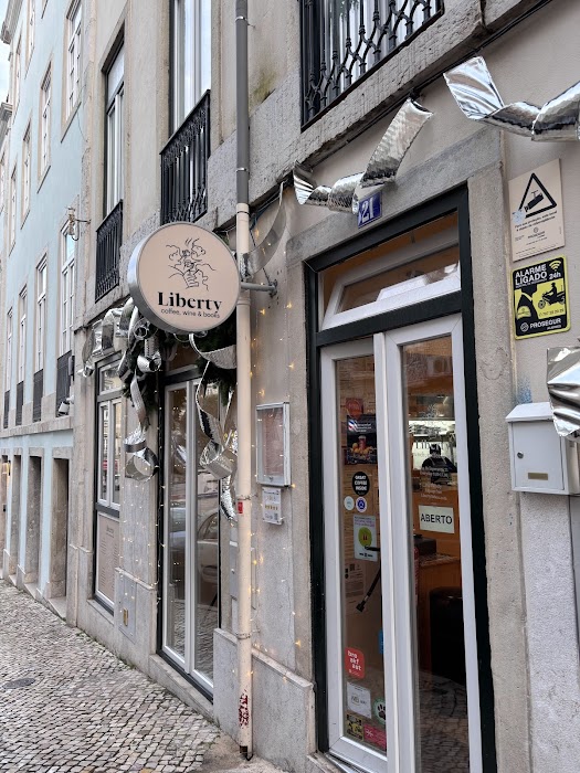 Liberty: brunch, coffee & books fotoğraf 1
