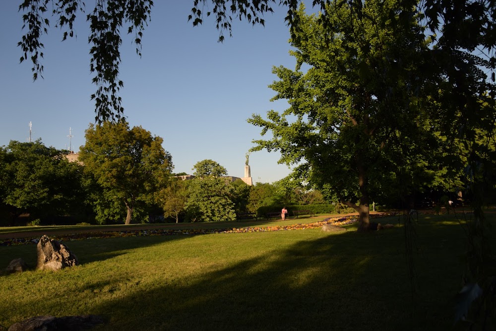 Gellért-hegy Jubileumi park fotoğraf 1